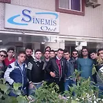 ホテル Sinemis 3*